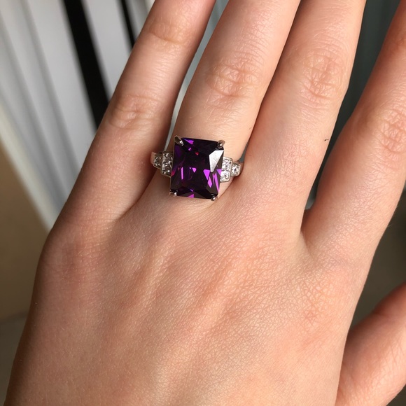 Jewelry - Charming large  CZ Stone sterling silver ring